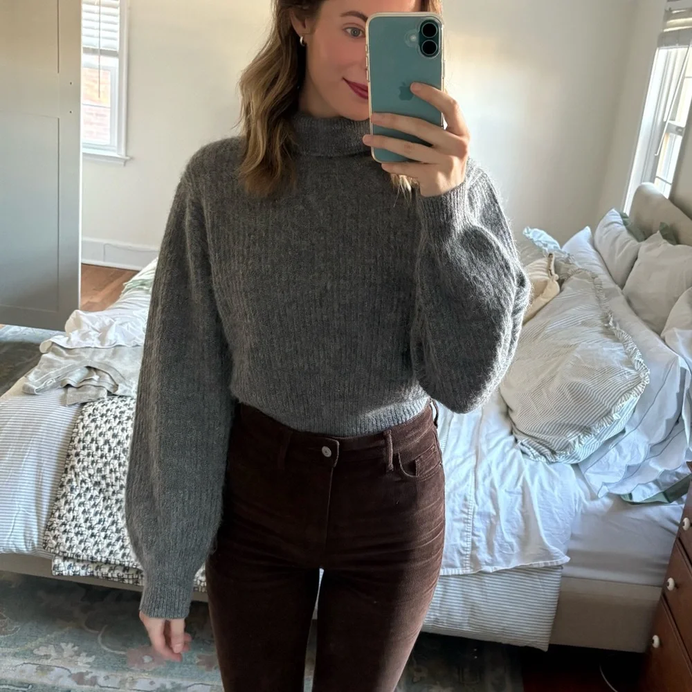 Reformation Cosmia Alpaca Blend Turtleneck Sweater NWT! - Picture 4 of 8